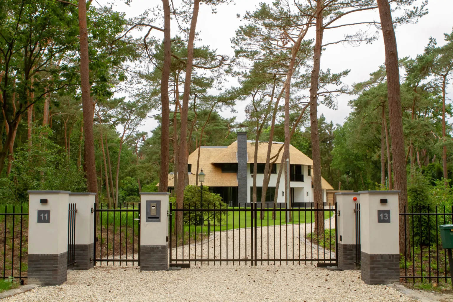 Inspiratiefotos-spijlenhekwerk-spijlenhekwerken-van-Hekwerk-Soest-B.V-3-scaled.jpg